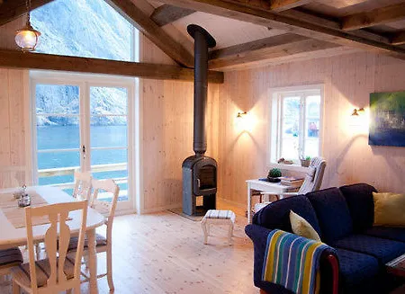 Nusfjord Rorbuer Kemping 3*