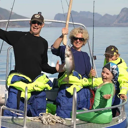 Camping Nusfjord Rorbuer 3*